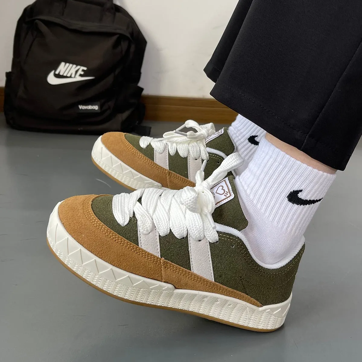 Chicmy Summer Women Sneakers 2023 Design Women's Casual Shoes Retro Fashion Chunky Sneakers Woman Flat Sport Shoes Big Size Shoes Women